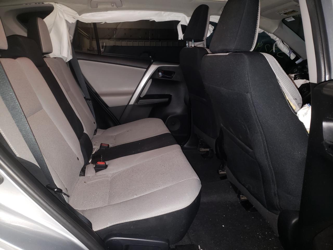 Photo 6 from auction – 2017 TOYOTA RAV4 XLE with VIN 2T3RFREV2HW665911