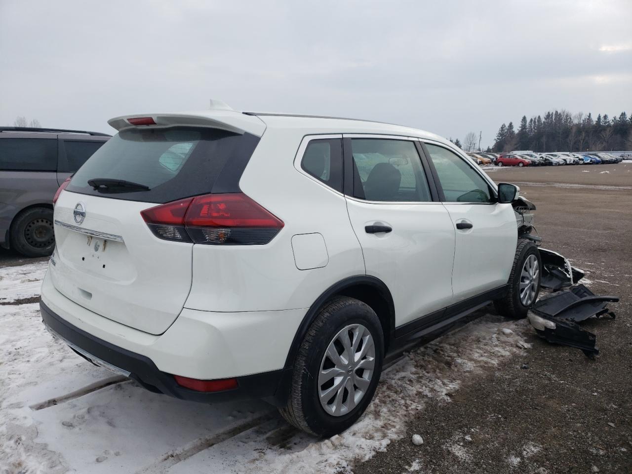 Photo 4 from auction – 2018 NISSAN ROGUE S with VIN 5N1AT2MT3JC823559