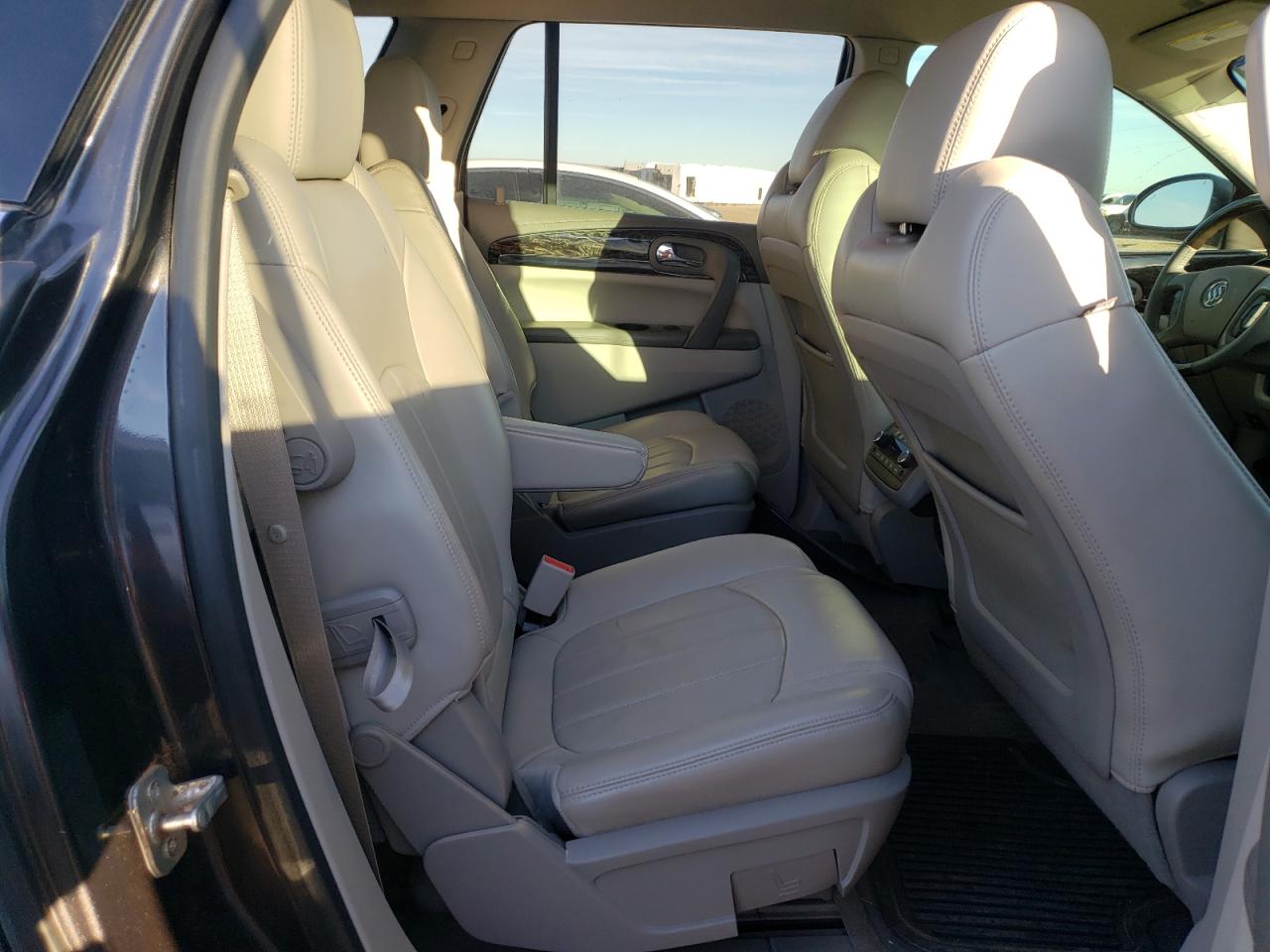Photo 6 from auction – 2014 BUICK ENCLAVE with VIN 5GAKRCKD3EJ233177