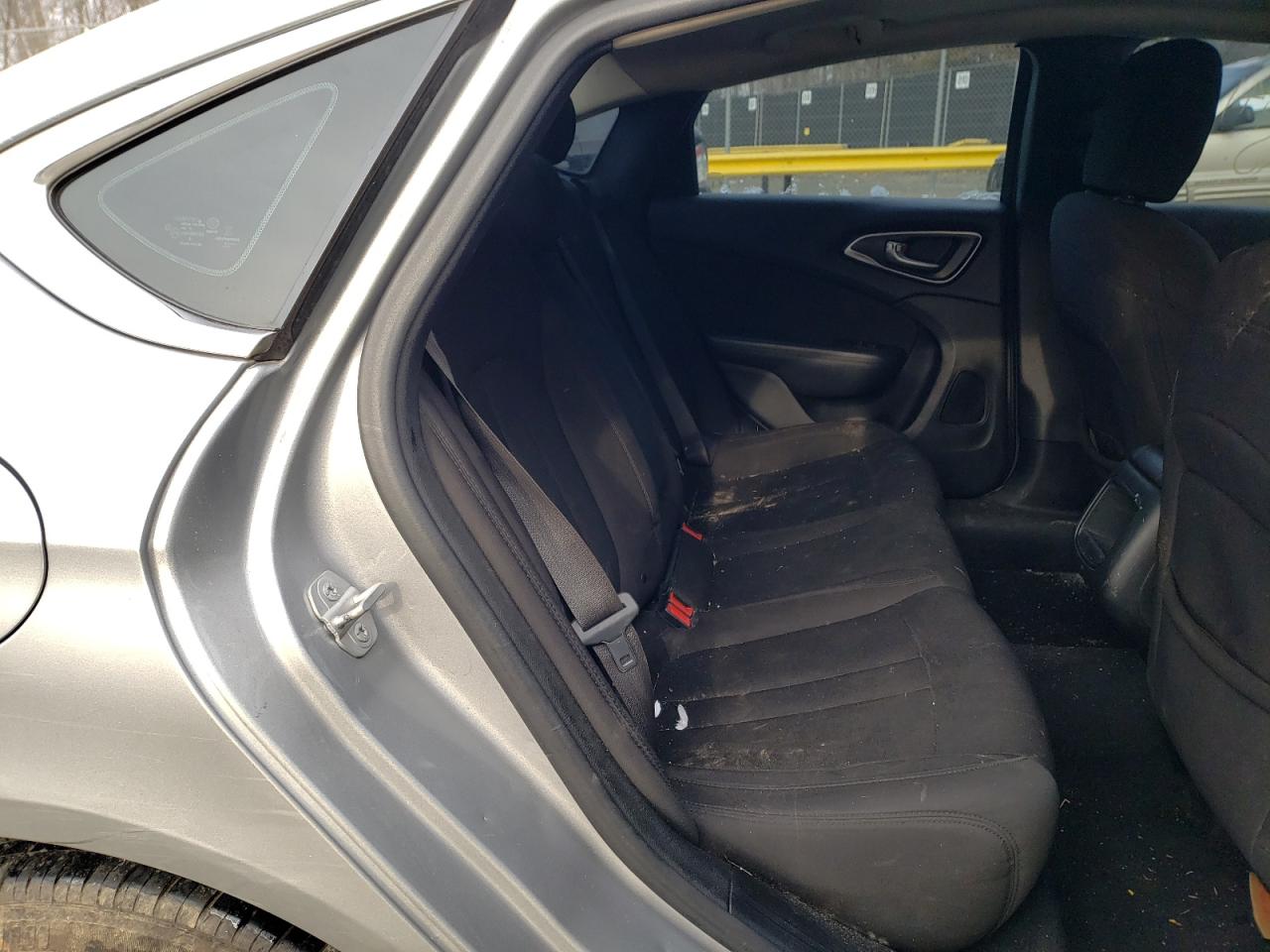 Photo 6 from auction – 2015 CHRYSLER 200 LIMITE with VIN 1C3CCCAB1FN649053