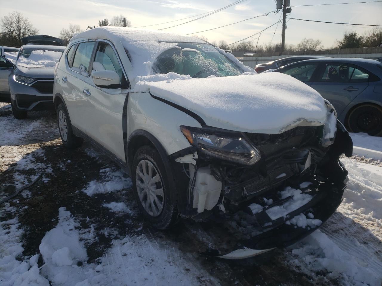 NISSAN ROGUE S 2015 with VIN 5N1AT2MV2FC860692 - Photo from auction
