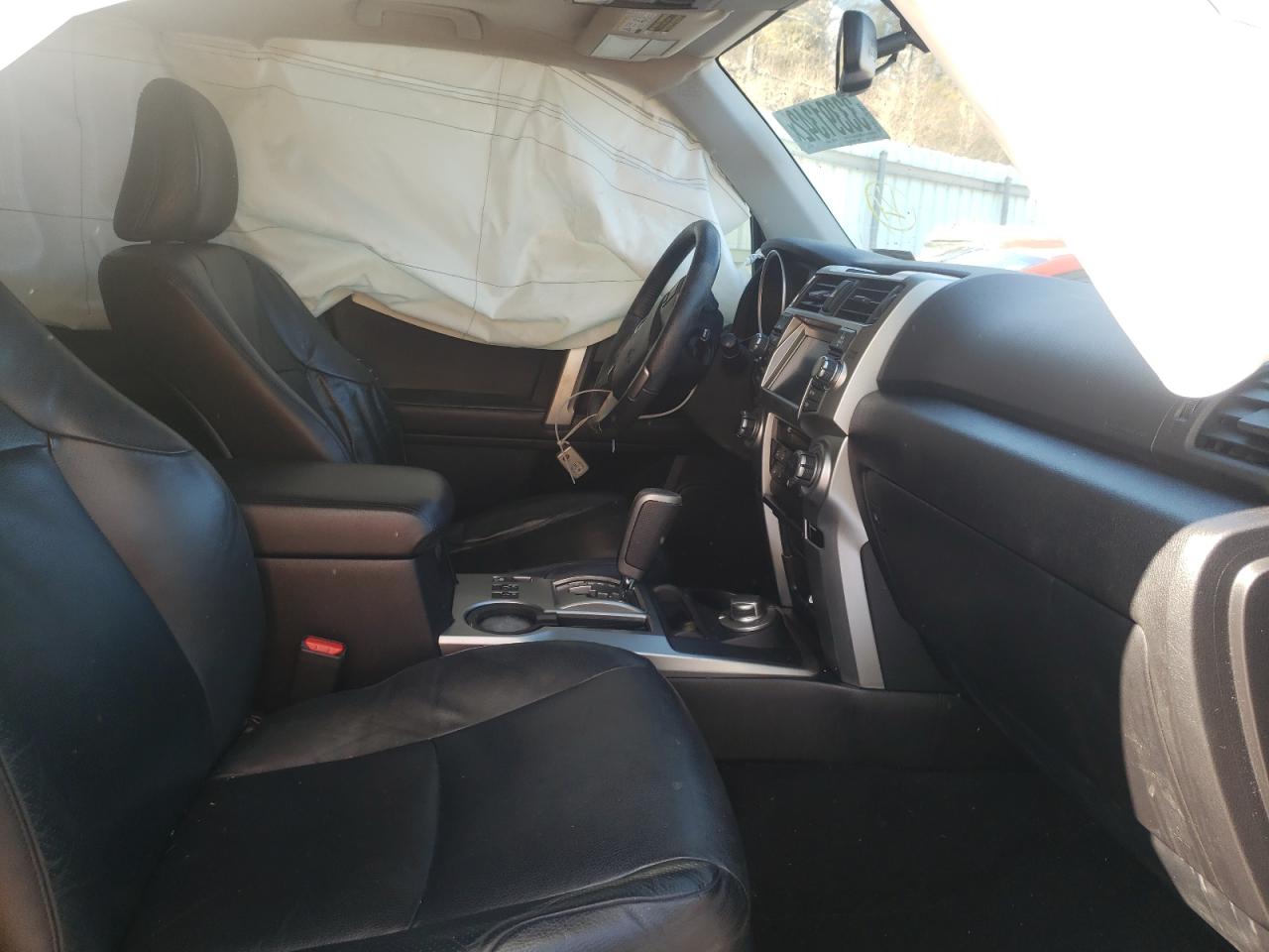 Photo 5 from auction – 2011 TOYOTA 4RUNNER SR with VIN JTEBU5JRXB5047349