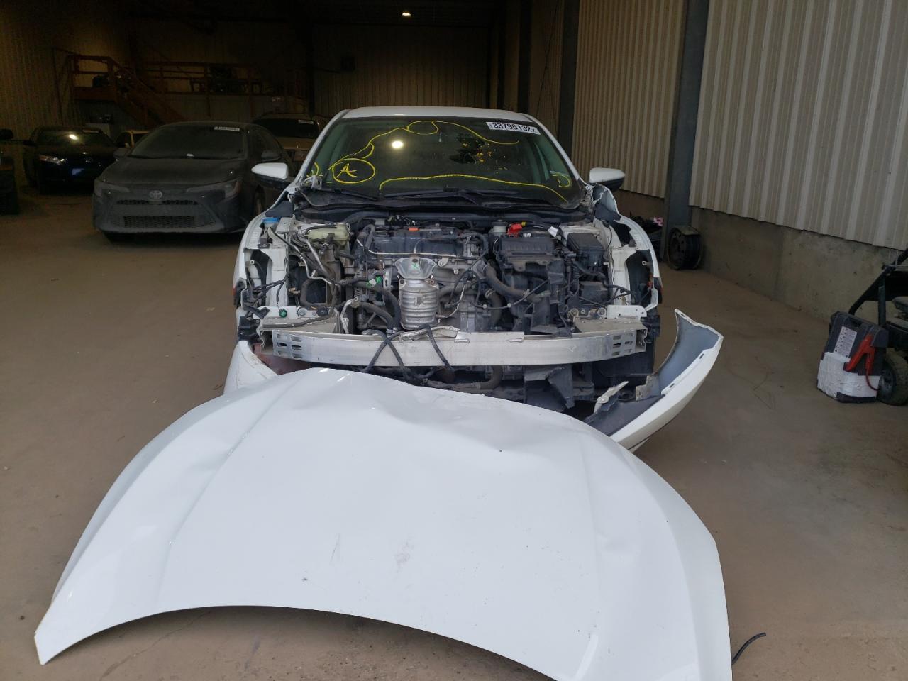 Photo 9 from auction – 2016 HONDA CIVIC LX with VIN 2HGFC2F51GH018742