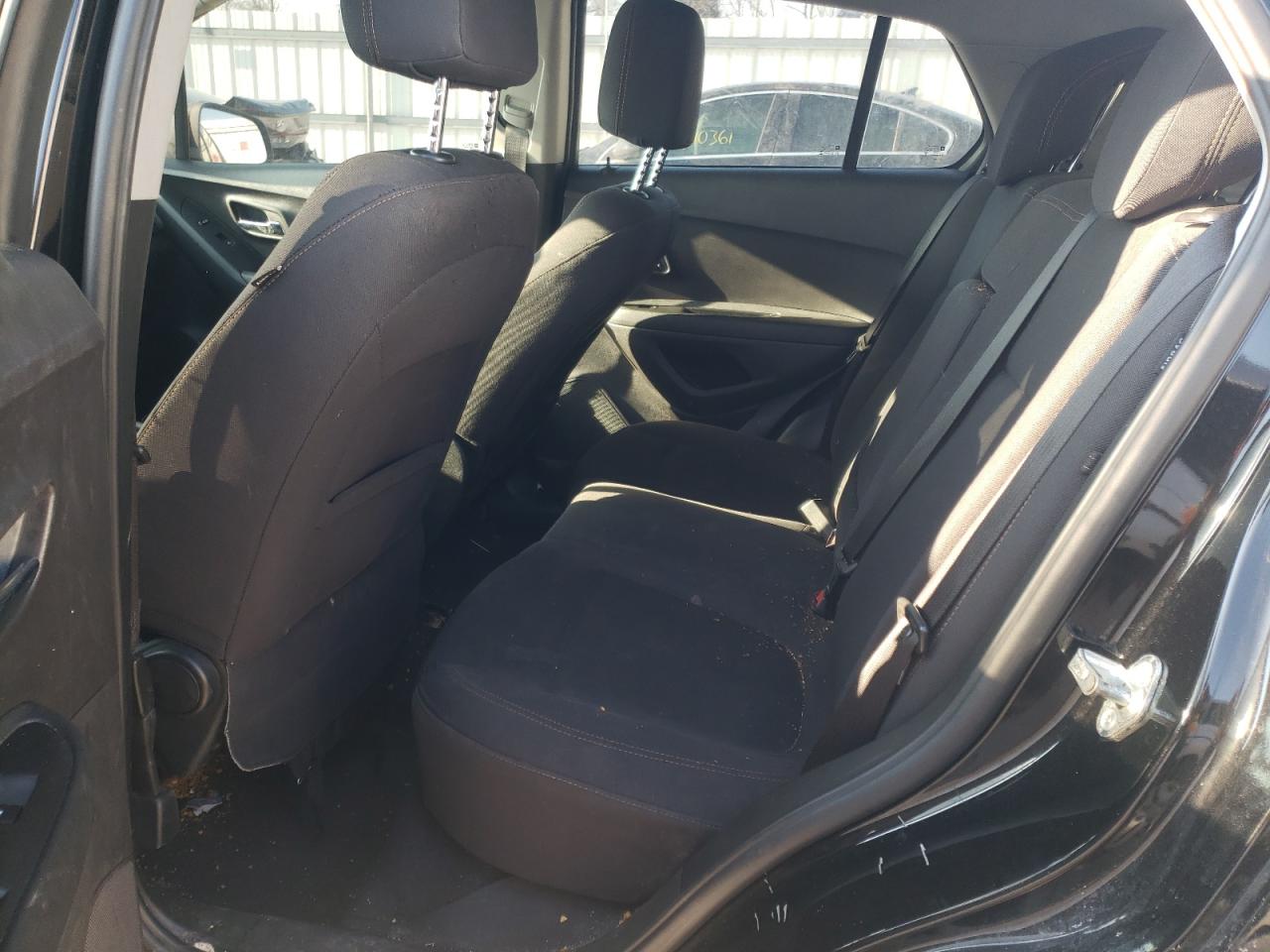 Photo 6 from auction – 2017 CHEVROLET TRAX LS with VIN 3GNCJKSB6HL274636