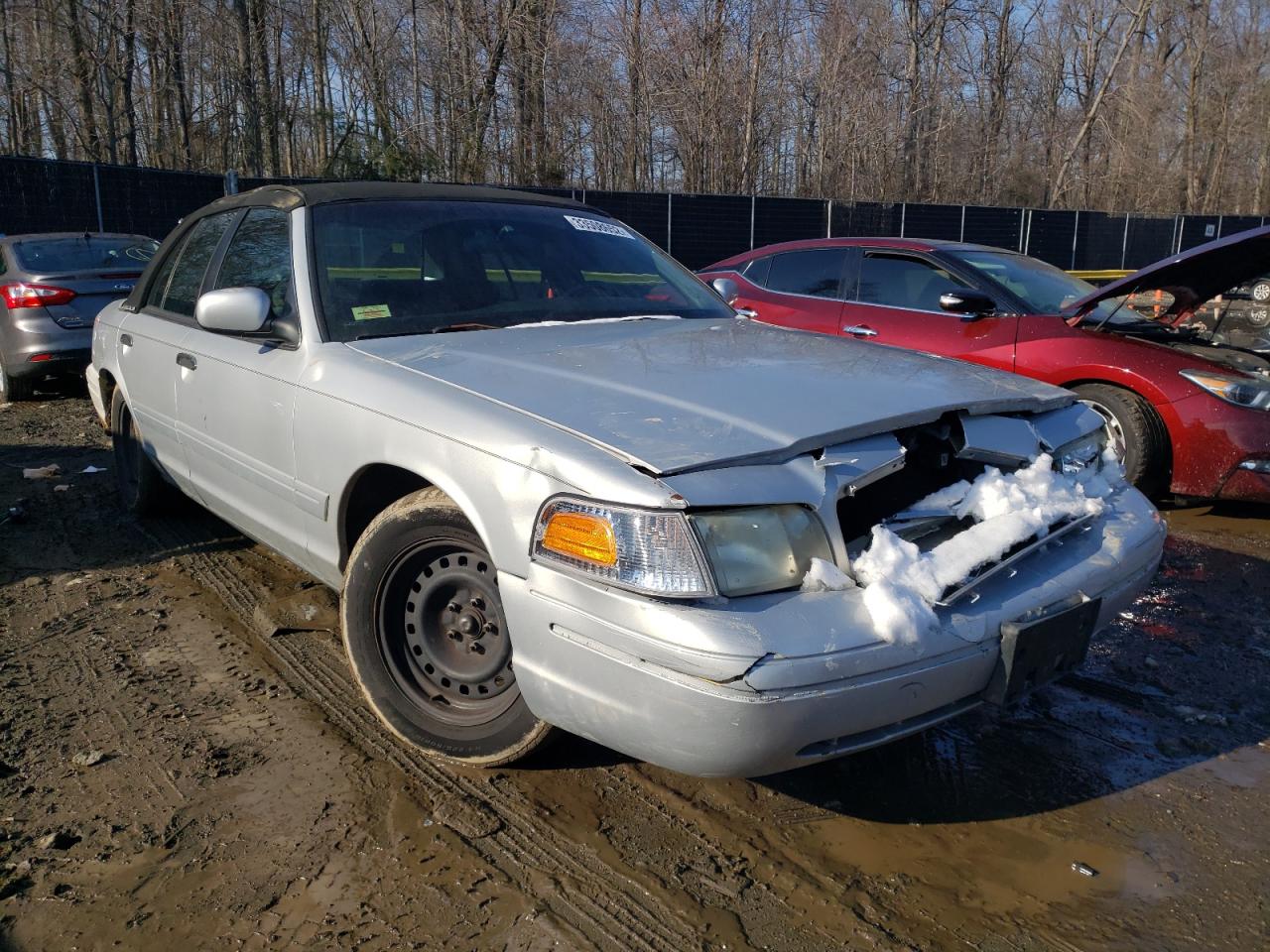 FORD CROWN VICT 2000 with VIN 2FAFP73W7YX123943 - Photo from auction