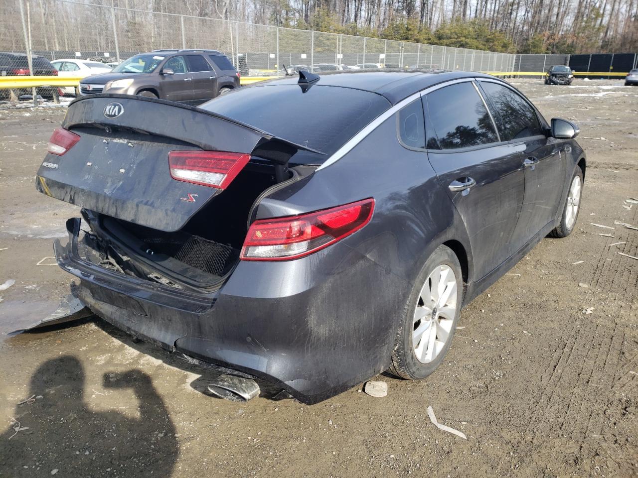 Photo 4 from auction – 2018 KIA OPTIMA LX with VIN 5XXGT4L32JG241769