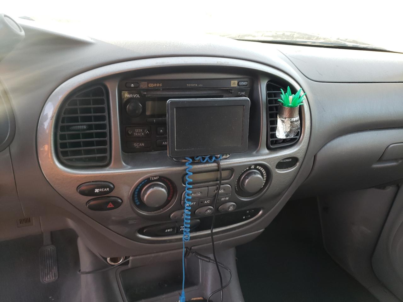 Photo 9 from auction – 2003 TOYOTA SEQUOIA LI with VIN 5TDBT48A03S178013
