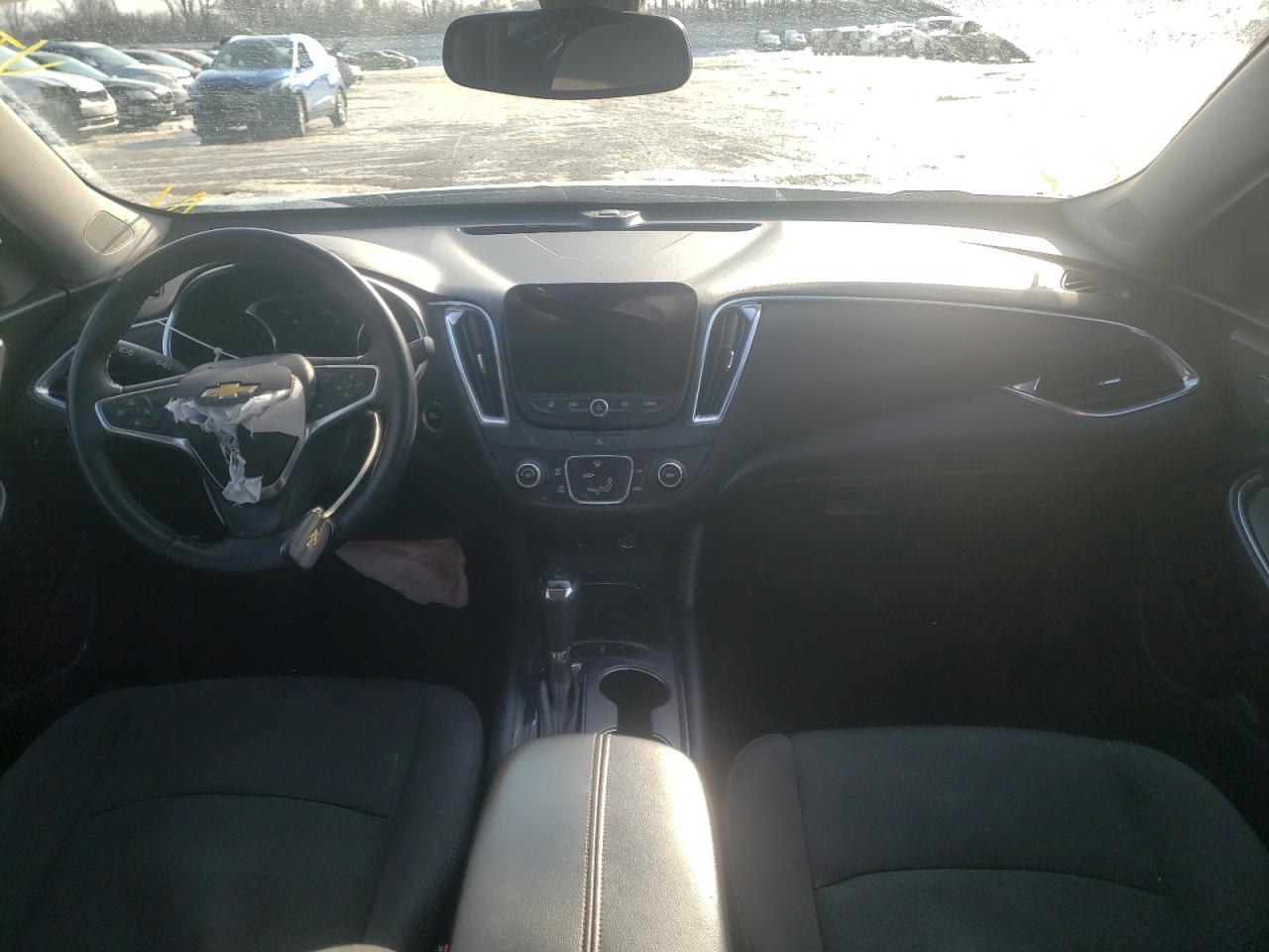 Photo 9 from auction – 2017 CHEVROLET MALIBU LT with VIN 1G1ZE5ST2HF268319