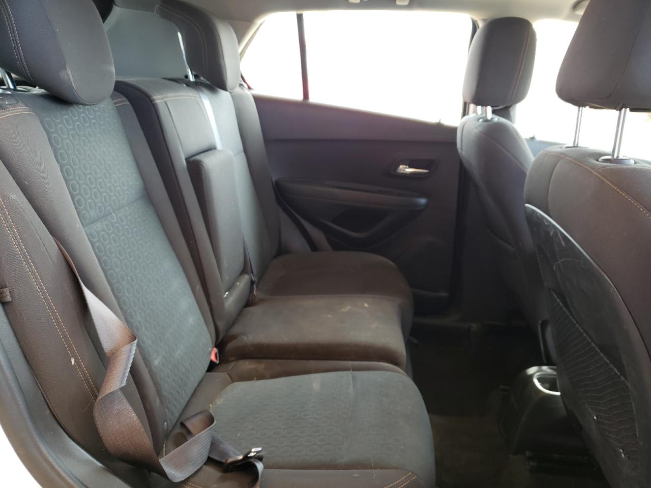 Photo 6 from auction – 2017 CHEVROLET TRAX LS with VIN KL7CJKSB1HB234178