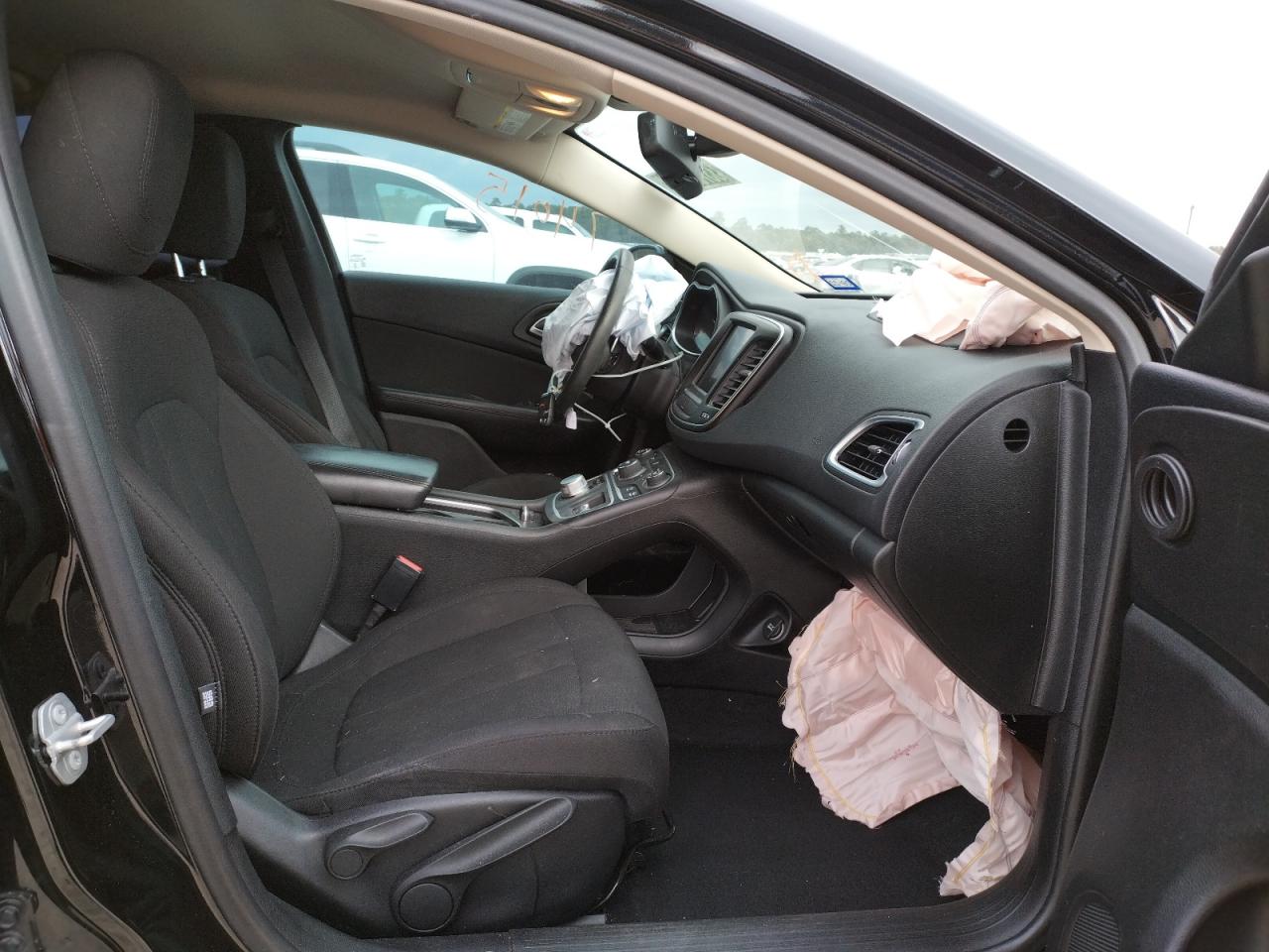 Photo 5 from auction – 2016 CHRYSLER 200 LIMITE with VIN 1C3CCCAG6GN118783