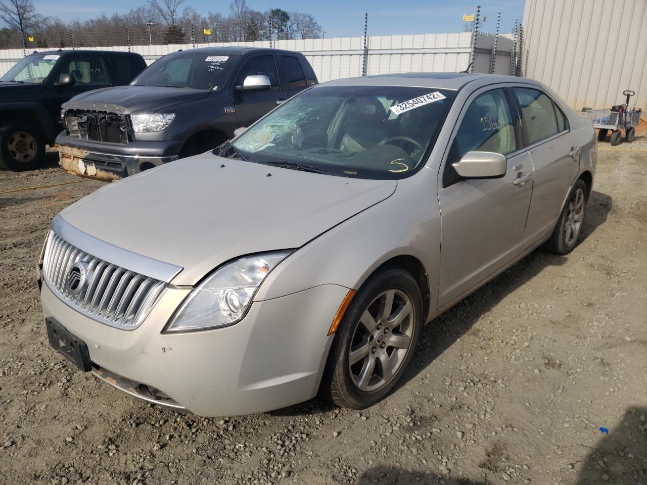 Photo 2 from auction – 2010 MERCURY MILAN with VIN 3MEHM0JG1AR658607