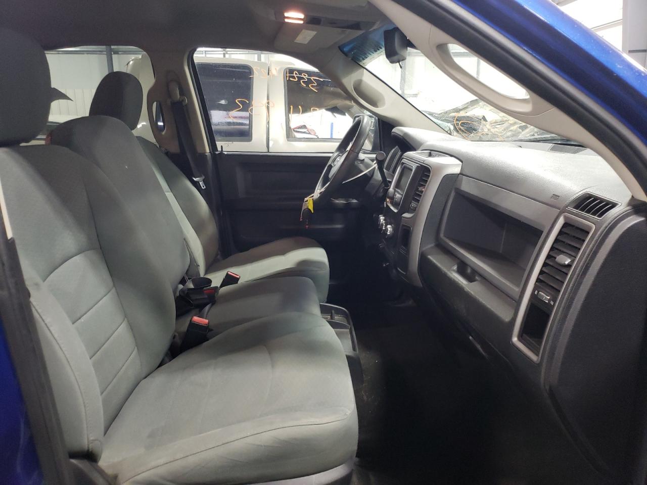 Photo 5 from auction – 2015 RAM 1500 ST with VIN 3C6RR7KT0FG532552