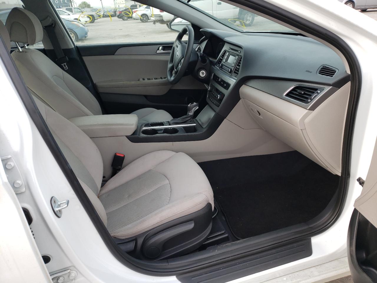 Photo 5 from auction – 2017 HYUNDAI SONATA SE with VIN 5NPE24AF1HH484575