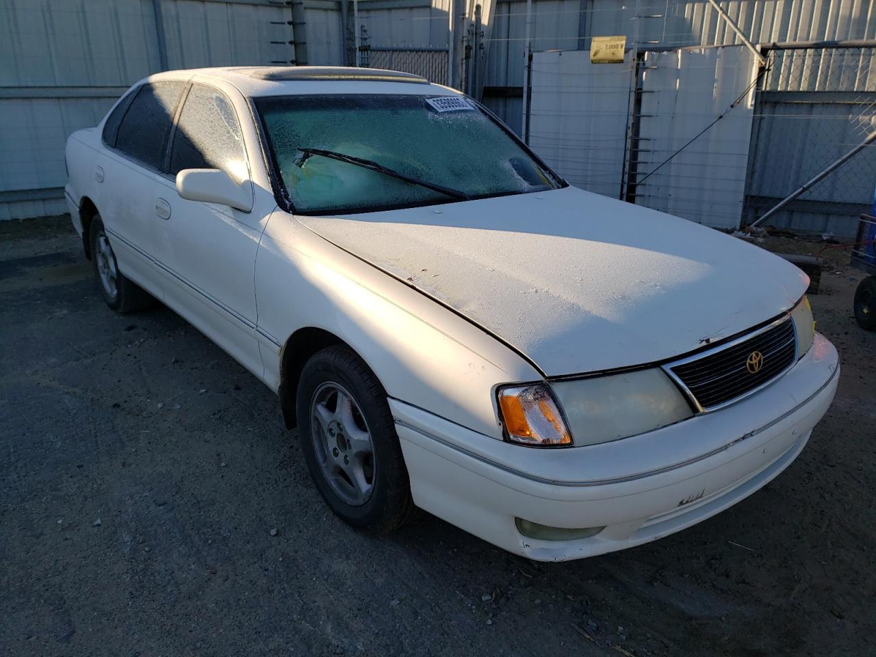 TOYOTA AVALON XL 1998 with VIN 4T1BF18B1WU279328 - Photo from auction