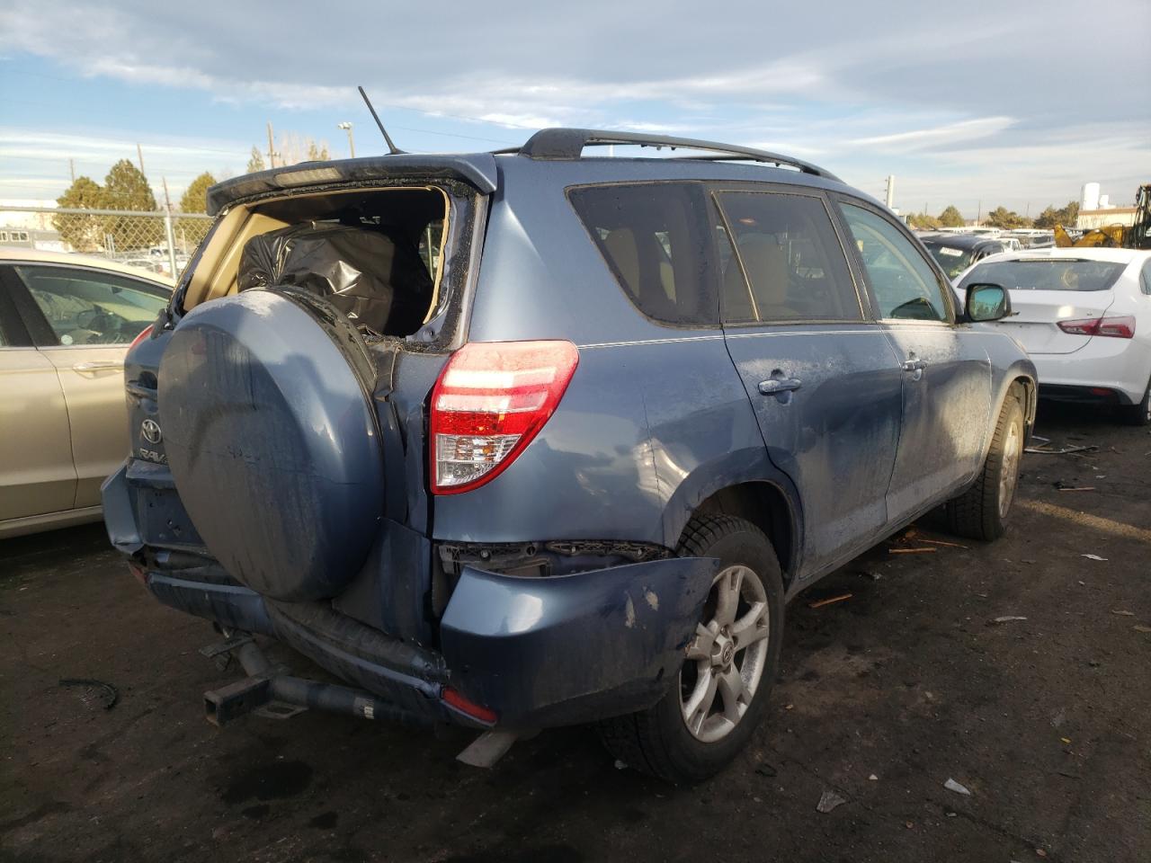 Photo 4 from auction – 2012 TOYOTA RAV4 with VIN 2T3ZF4DV8CW129123