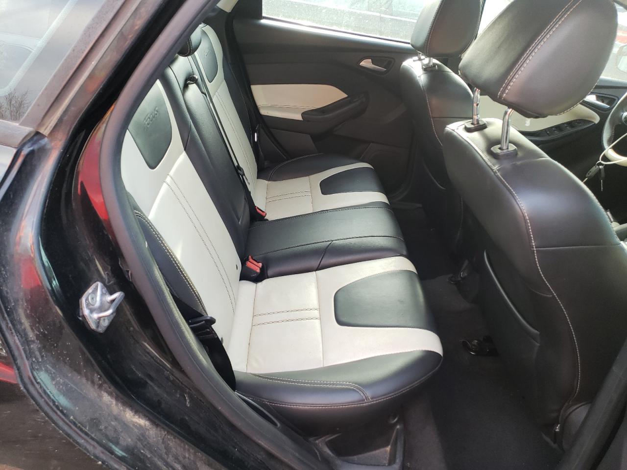 Photo 6 from auction – 2014 FORD FOCUS SE with VIN 1FADP3F23EL268673