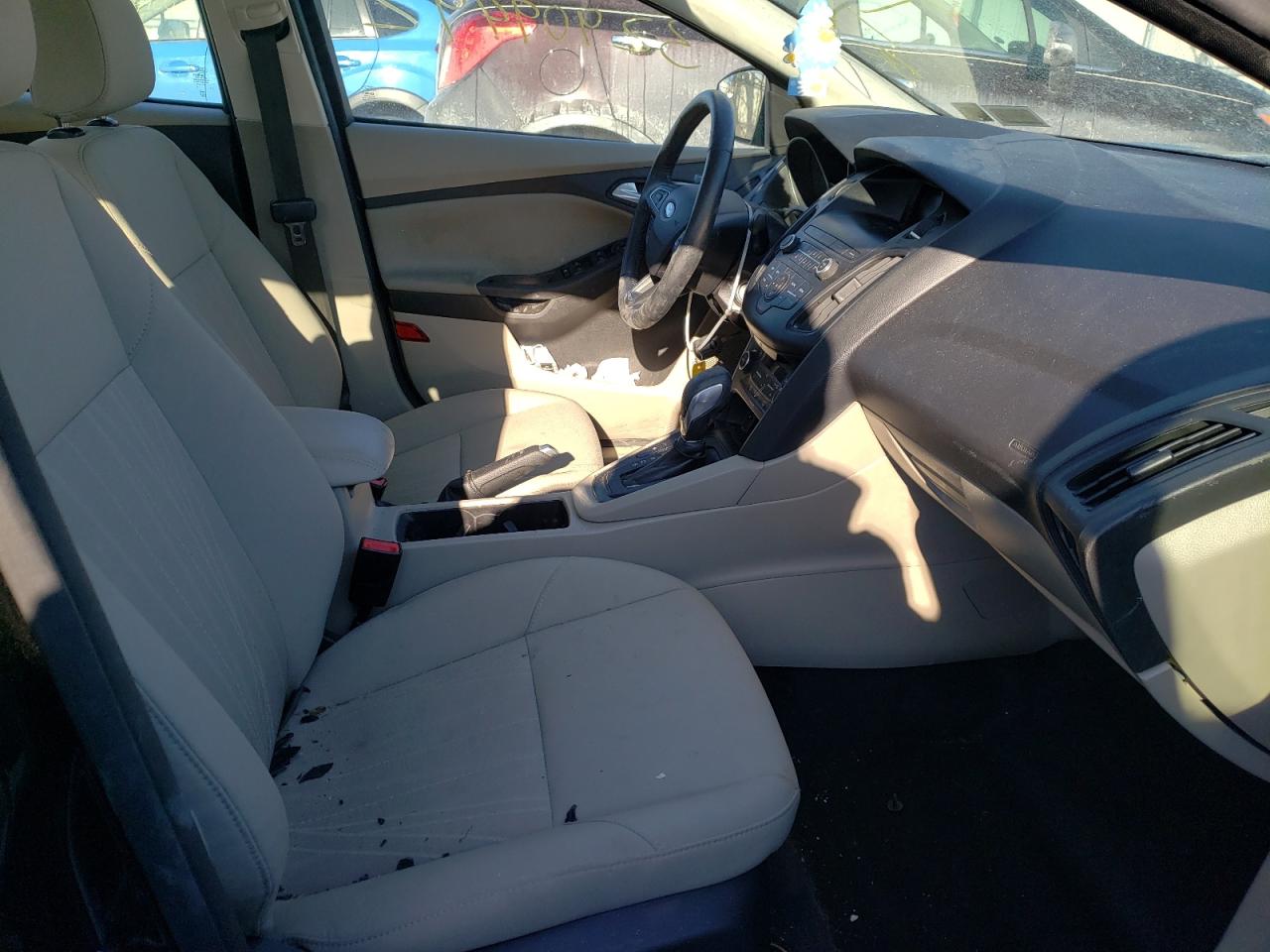 Photo 5 from auction – 2018 FORD FOCUS SE with VIN 1FADP3FEXJL233939