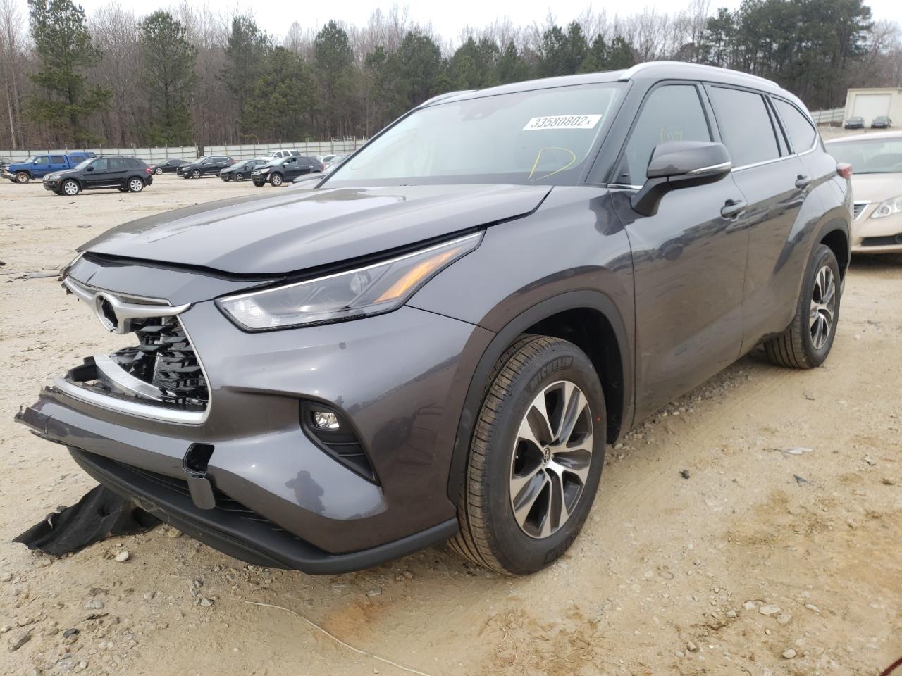 Photo 2 from auction – 2022 TOYOTA HIGHLANDER with VIN 5TDGZRAH2NS097297