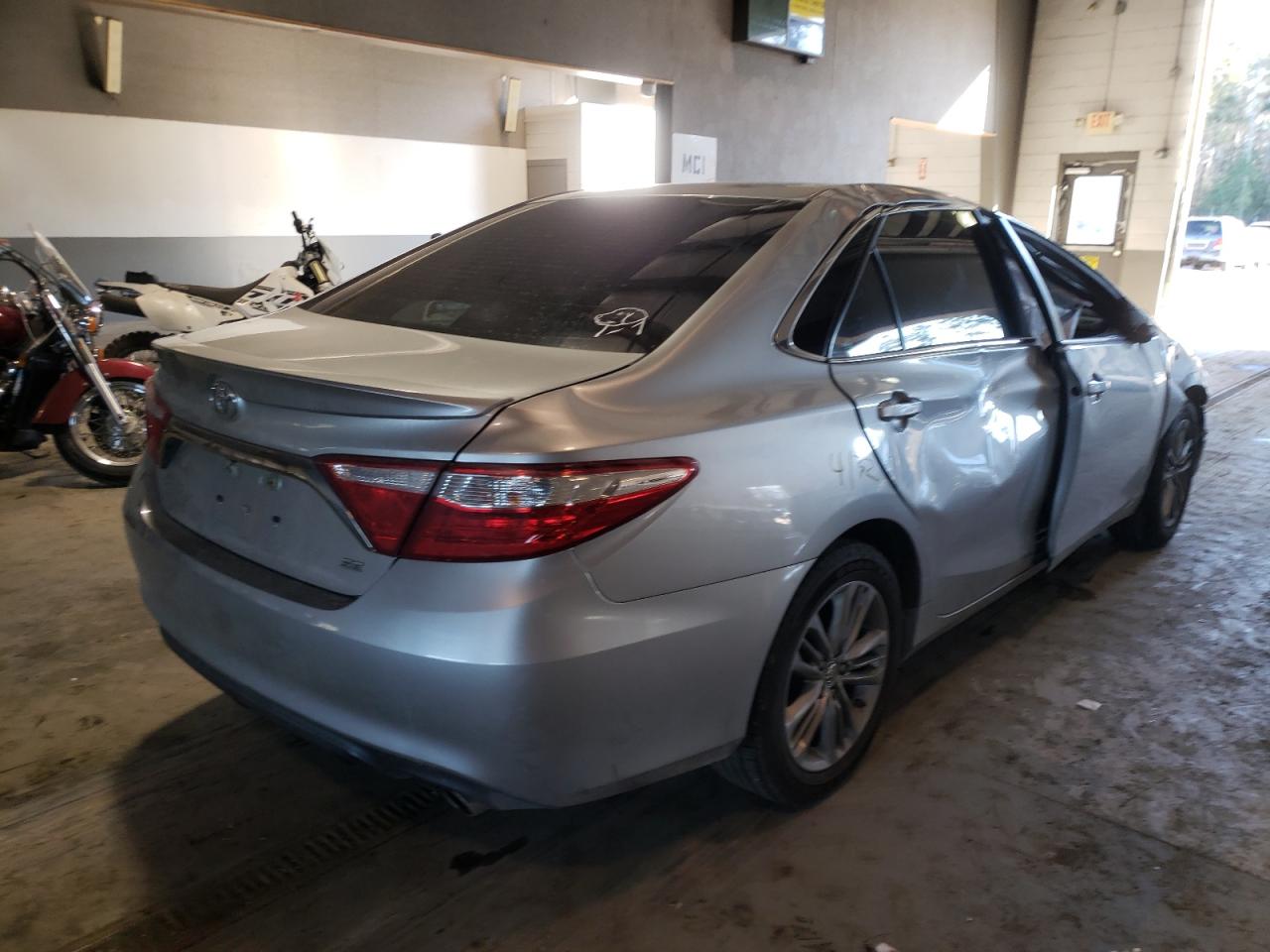 Photo 4 from auction – 2015 TOYOTA CAMRY LE with VIN 4T1BF1FK7FU047755