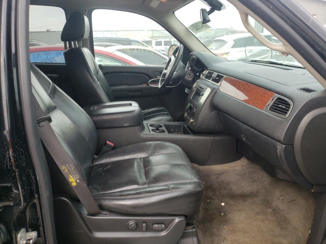 Photo 5 from auction – 2007 GMC YUKON with VIN 1GKFK13047J135836