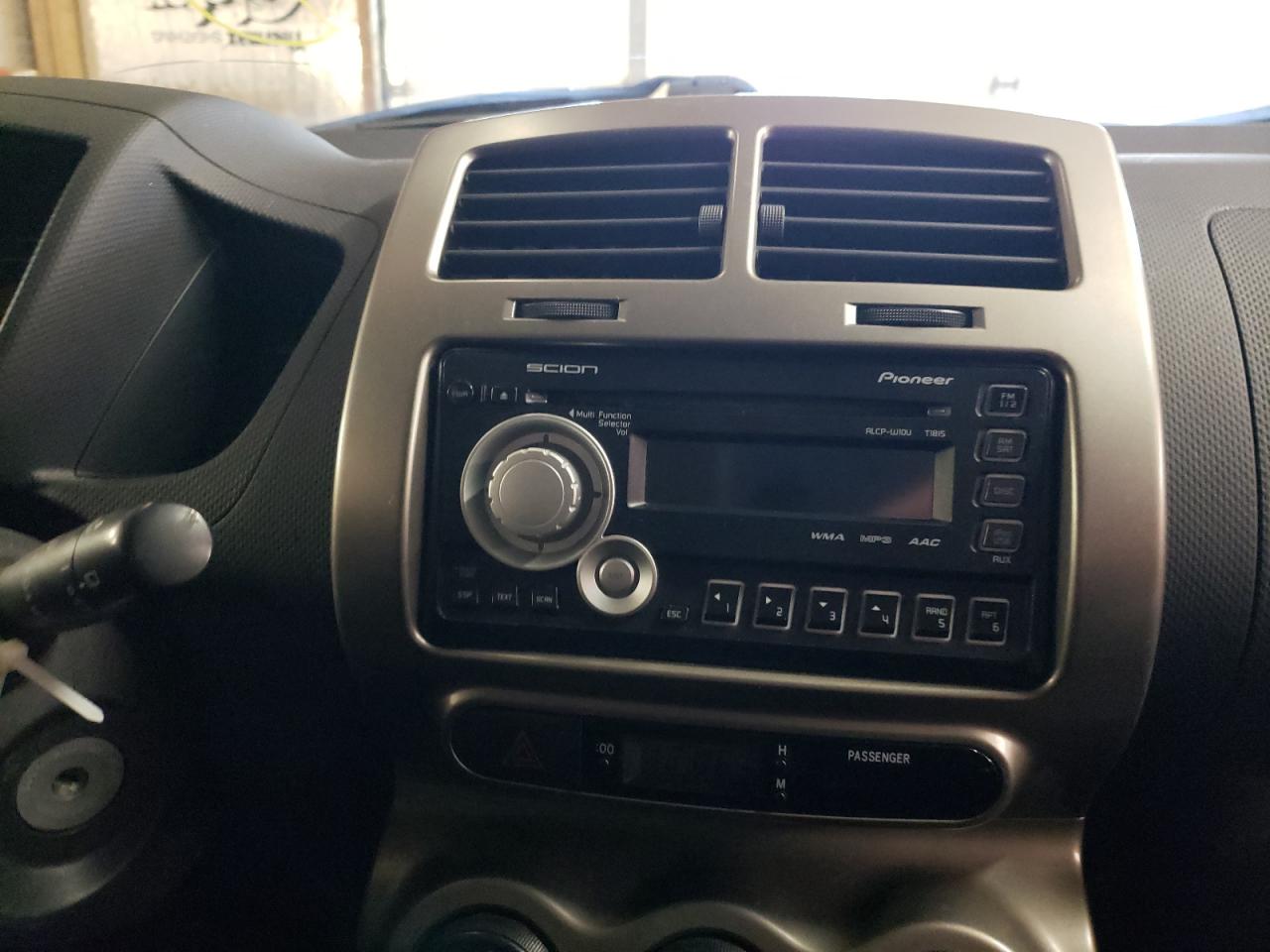 Photo 9 from auction – 2011 TOYOTA SCION XD with VIN JTKKU4B48B1008700