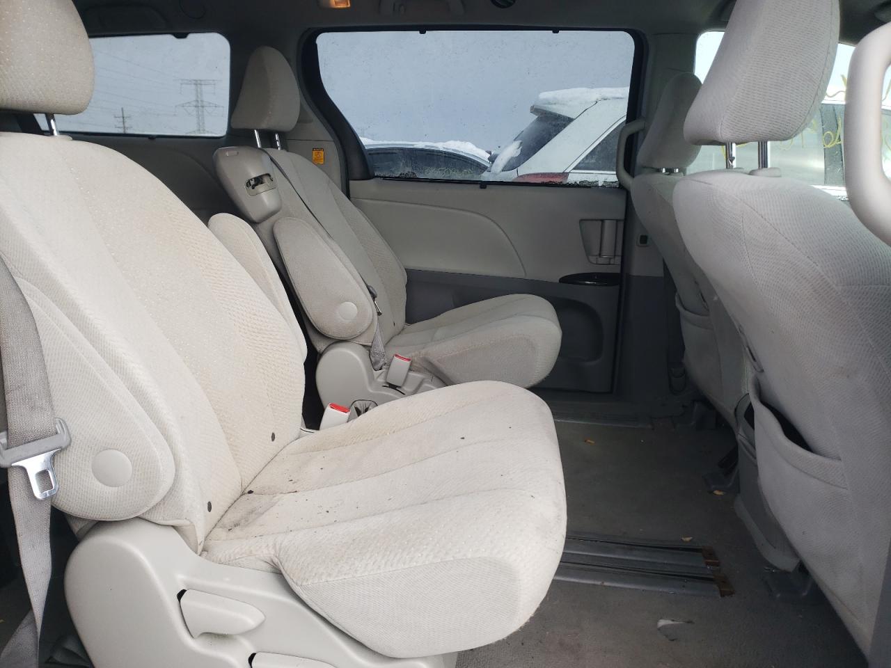 Photo 6 from auction – 2011 TOYOTA SIENNA LE with VIN 5TDKK3DC6BS035781