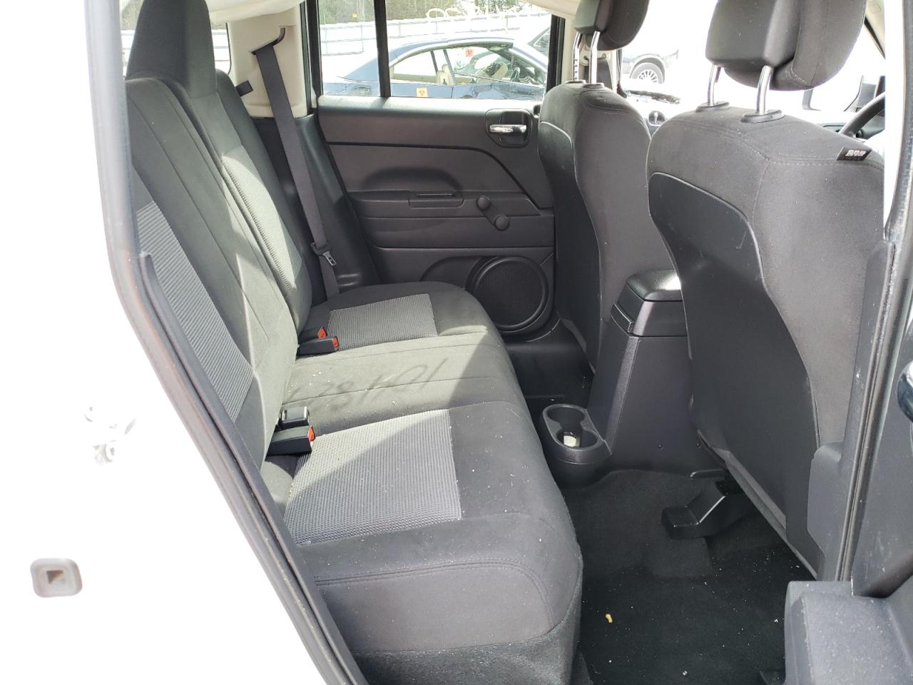 Photo 6 from auction – 2017 JEEP PATRIOT SP with VIN 1C4NJPBA0HD164600