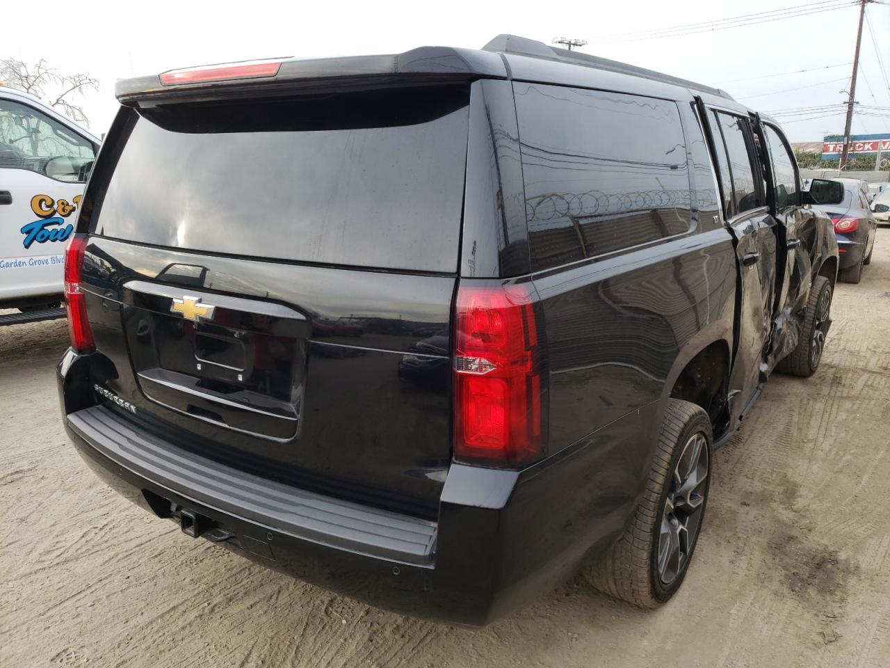 Photo 4 from auction – 2019 CHEVROLET SUBURBAN C with VIN 1GNSCHKC2KR391583