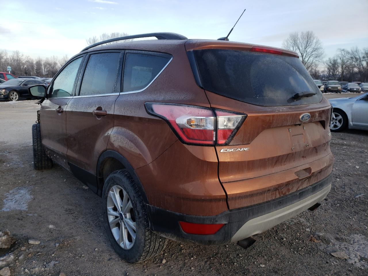 Photo 3 from auction – 2017 FORD ESCAPE SE with VIN 1FMCU9GD4HUE72345