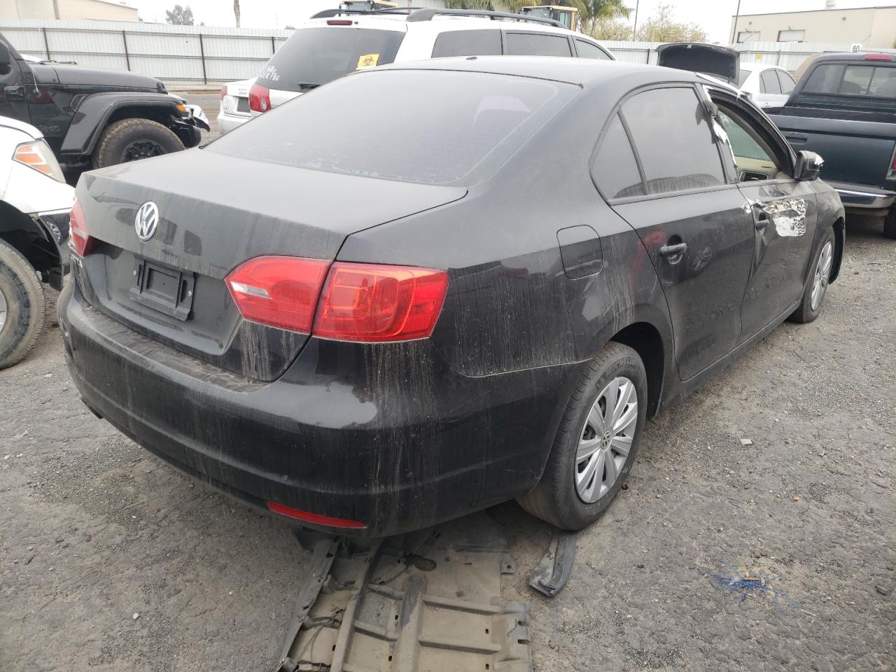 Photo 4 from auction – 2014 VOLKSWAGEN JETTA BASE with VIN 3VW2K7AJ7EM334403