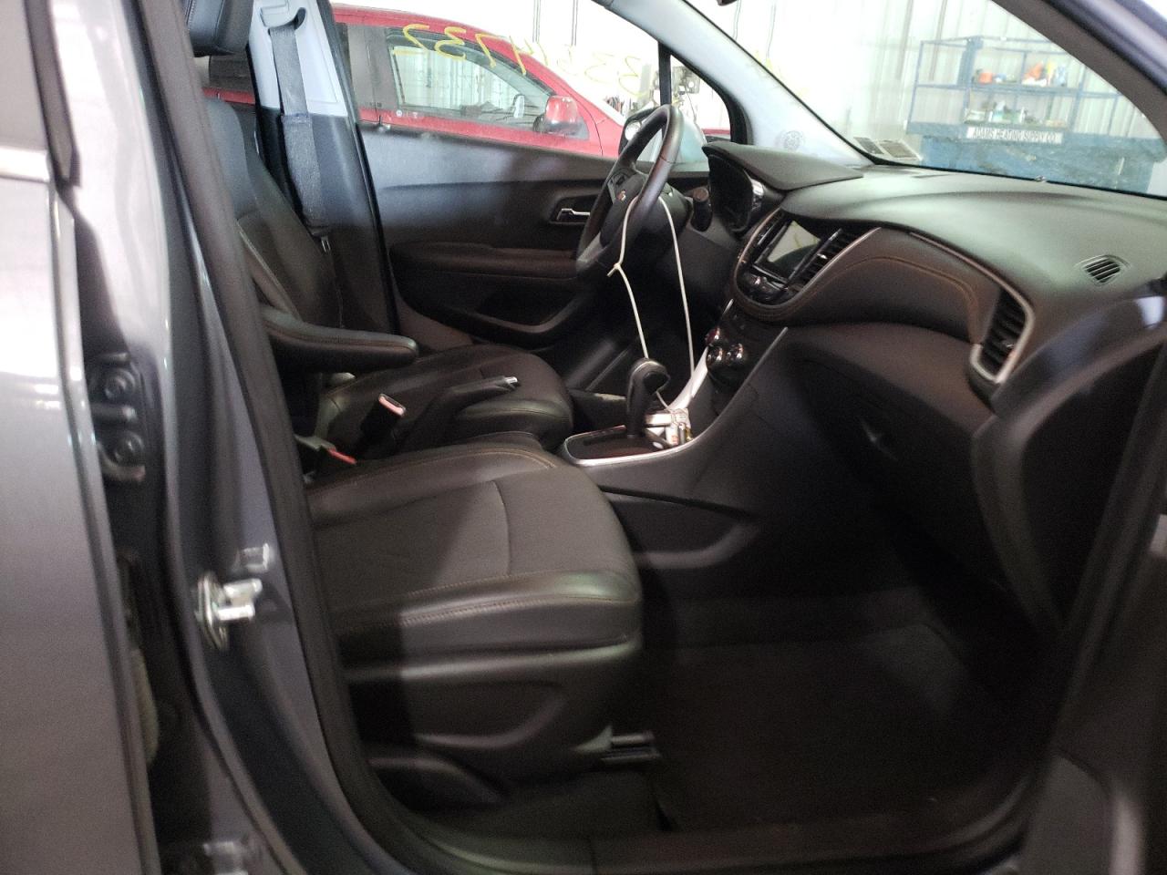 Photo 5 from auction – 2019 CHEVROLET TRAX 1LT with VIN KL7CJPSB5KB877735