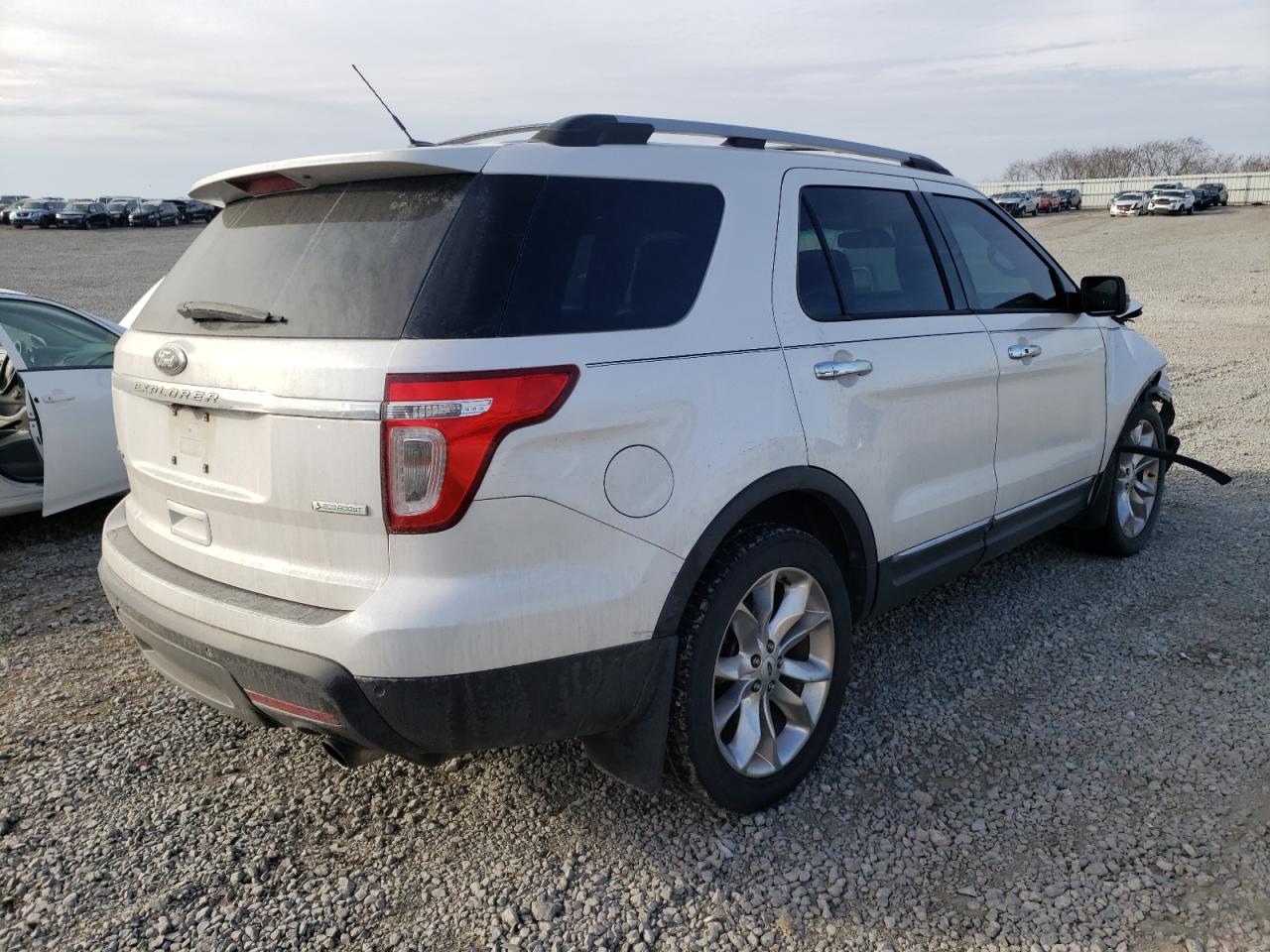 Photo 4 from auction – 2013 FORD EXPLORER L with VIN 1FM5K7F91DGA17297