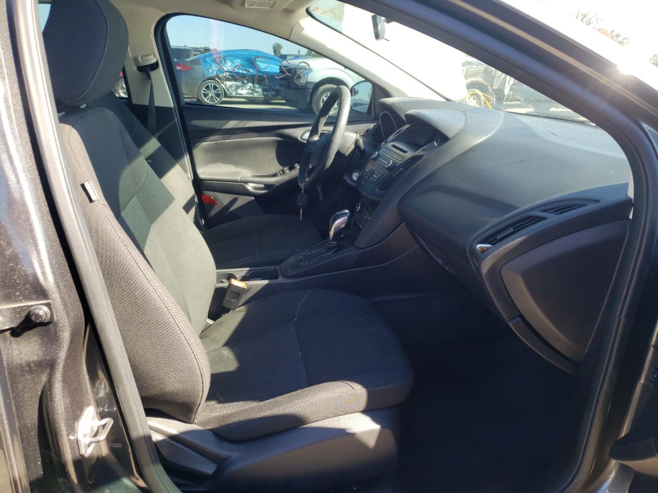 Photo 5 from auction – 2015 FORD FOCUS SE with VIN 1FADP3F29FL242791