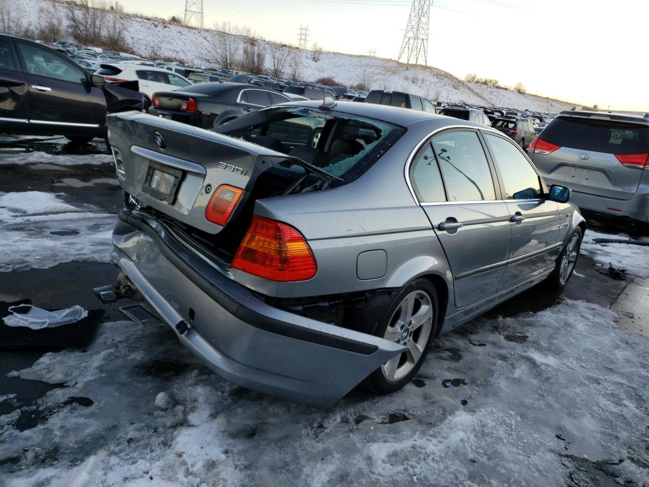 Photo 4 from auction – 2005 BMW 330 I with VIN WBAEV53485KM41712
