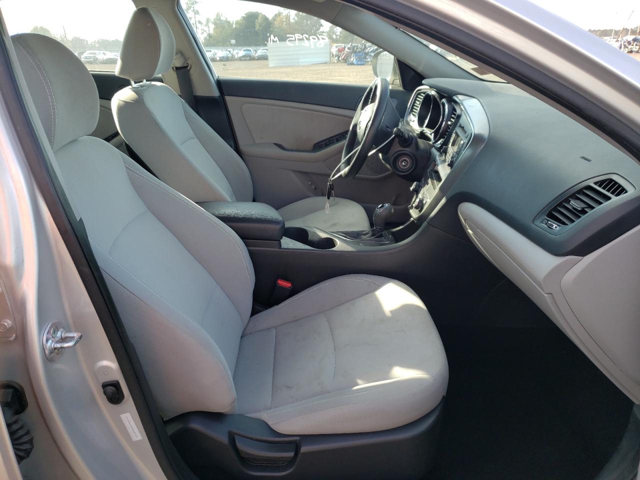 Photo 5 from auction – 2012 KIA OPTIMA LX with VIN 5XXGM4A72CG058748