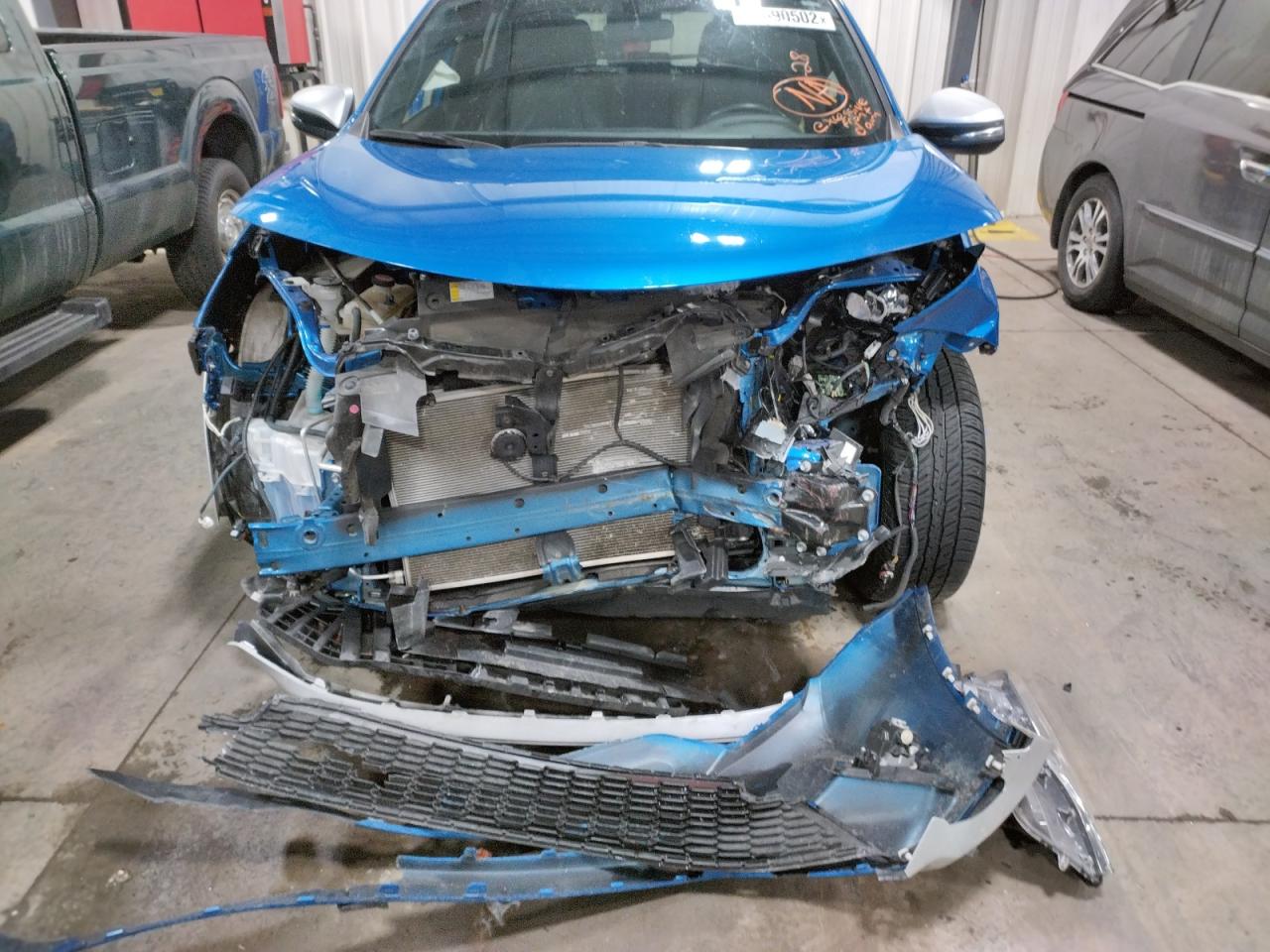 Photo 9 from auction – 2016 TOYOTA RAV4 SE with VIN JTMJFREV4GJ065336