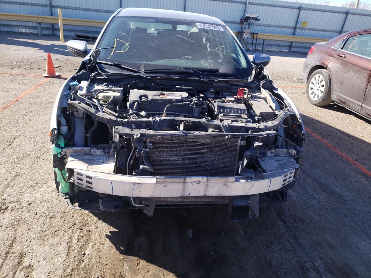 Photo 9 from auction – 2017 HONDA CIVIC LX with VIN 19XFC2F5XHE042520