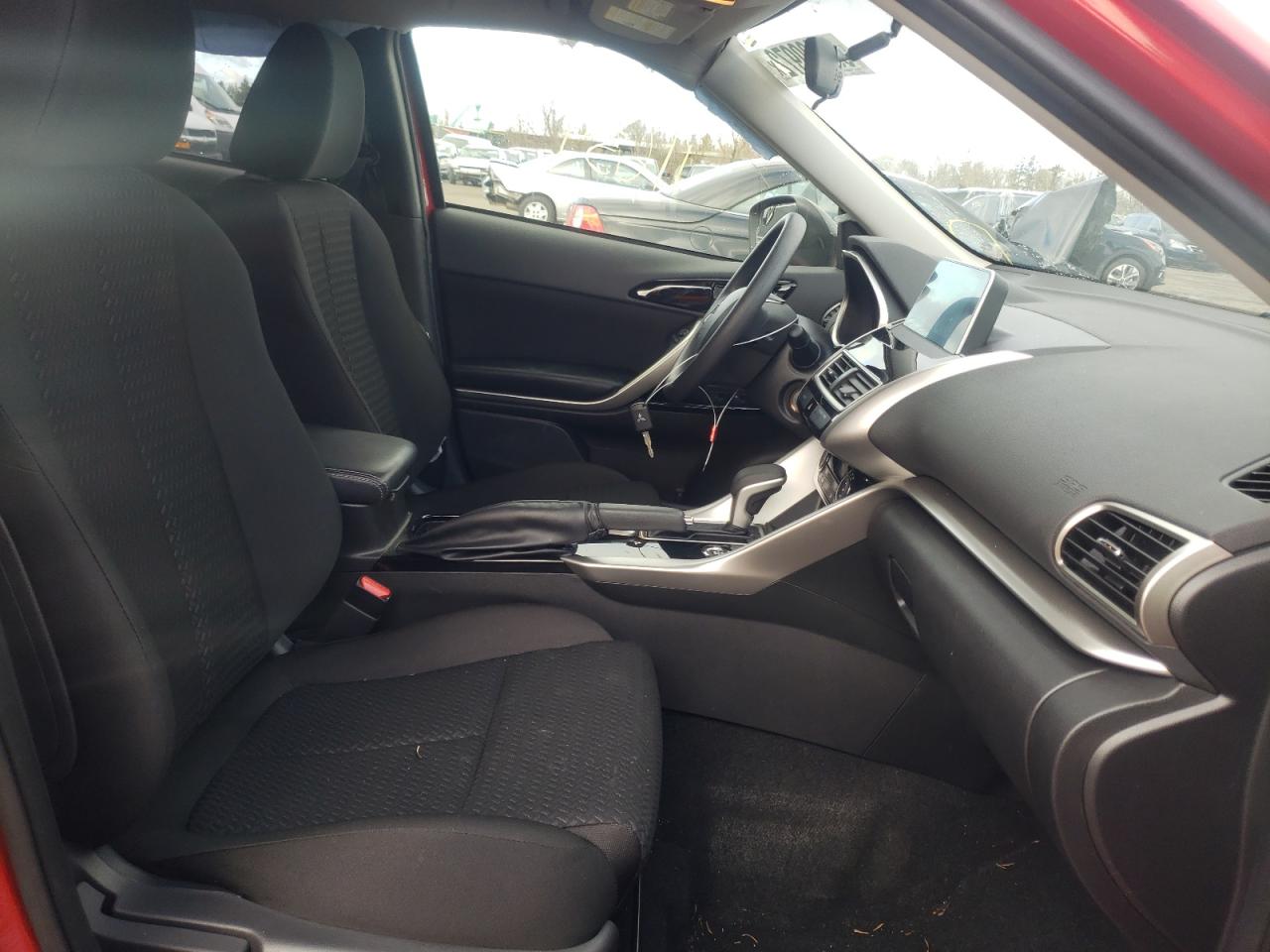 Photo 5 from auction – 2019 MITSUBISHI ECLIPSE CR with VIN JA4AT4AA7KZ033404