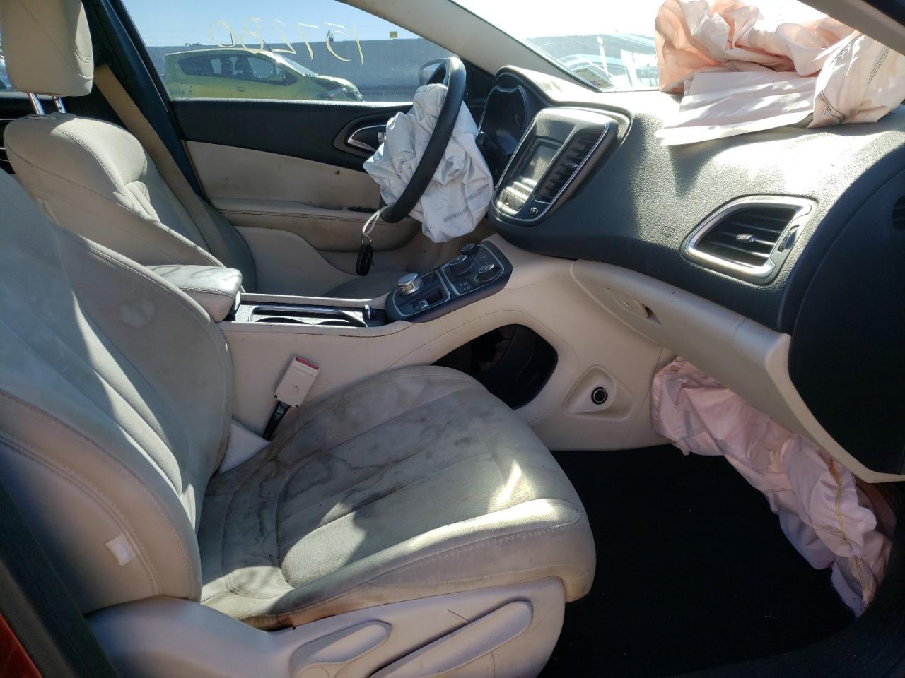 Photo 5 from auction – 2015 CHRYSLER 200 LIMITE with VIN 1C3CCCAB6FN694876