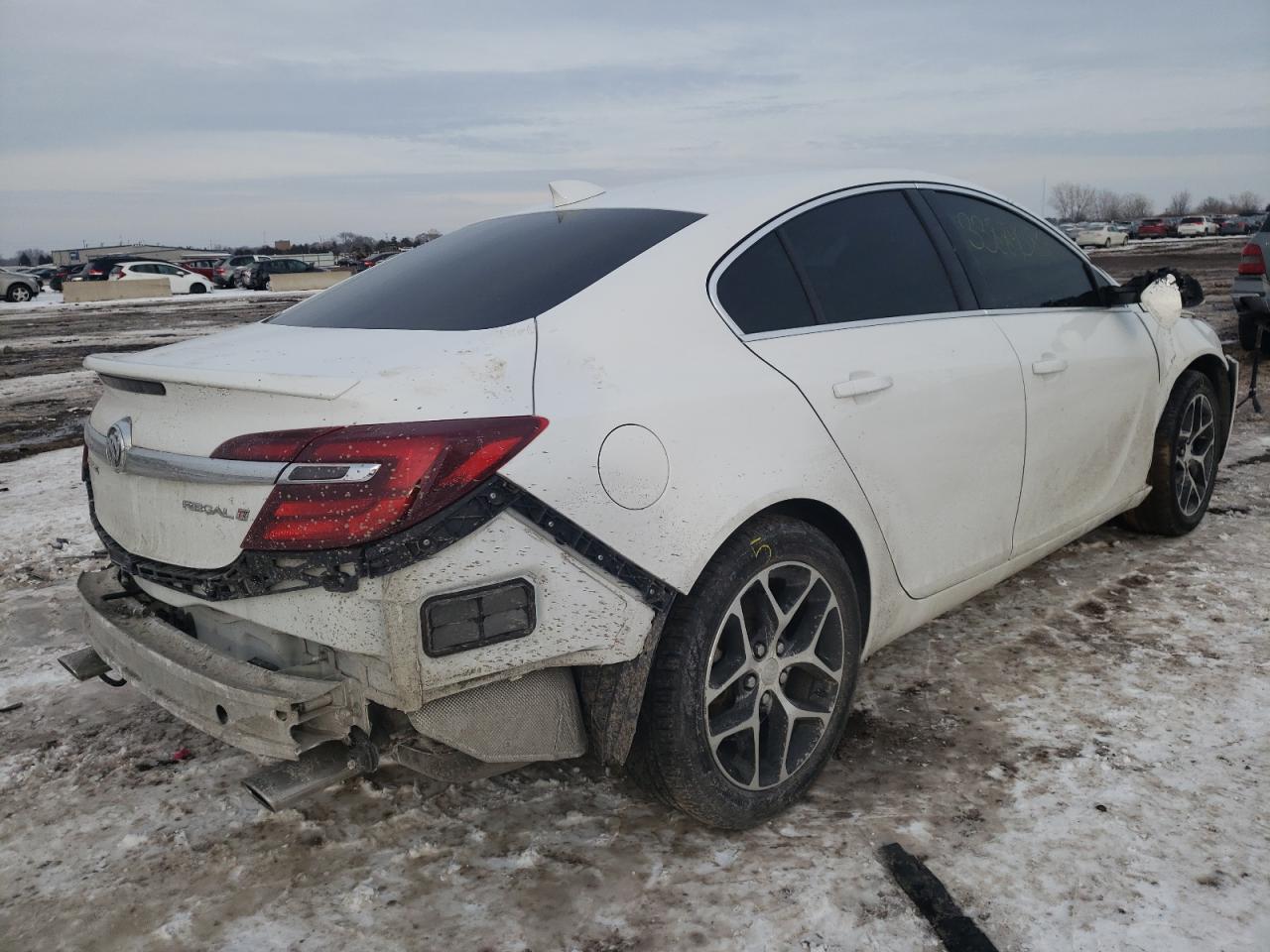 Photo 4 from auction – 2017 BUICK REGAL SPOR with VIN 2G4GL5EX3H9173646