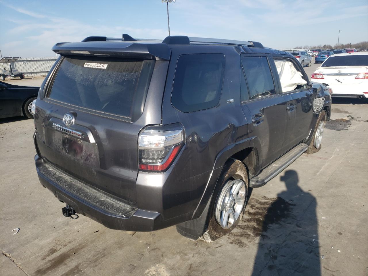 Photo 4 from auction – 2020 TOYOTA 4RUNNER SR with VIN JTEZU5JR0L5216990
