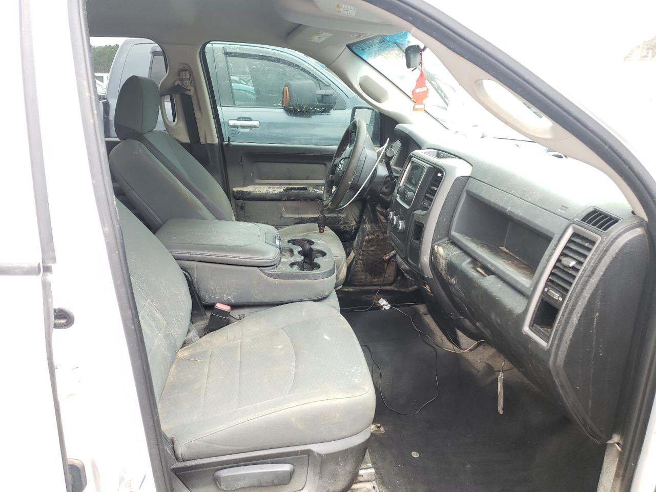 Photo 5 from auction – 2015 RAM 1500 ST with VIN 1C6RR6FT6FS714771
