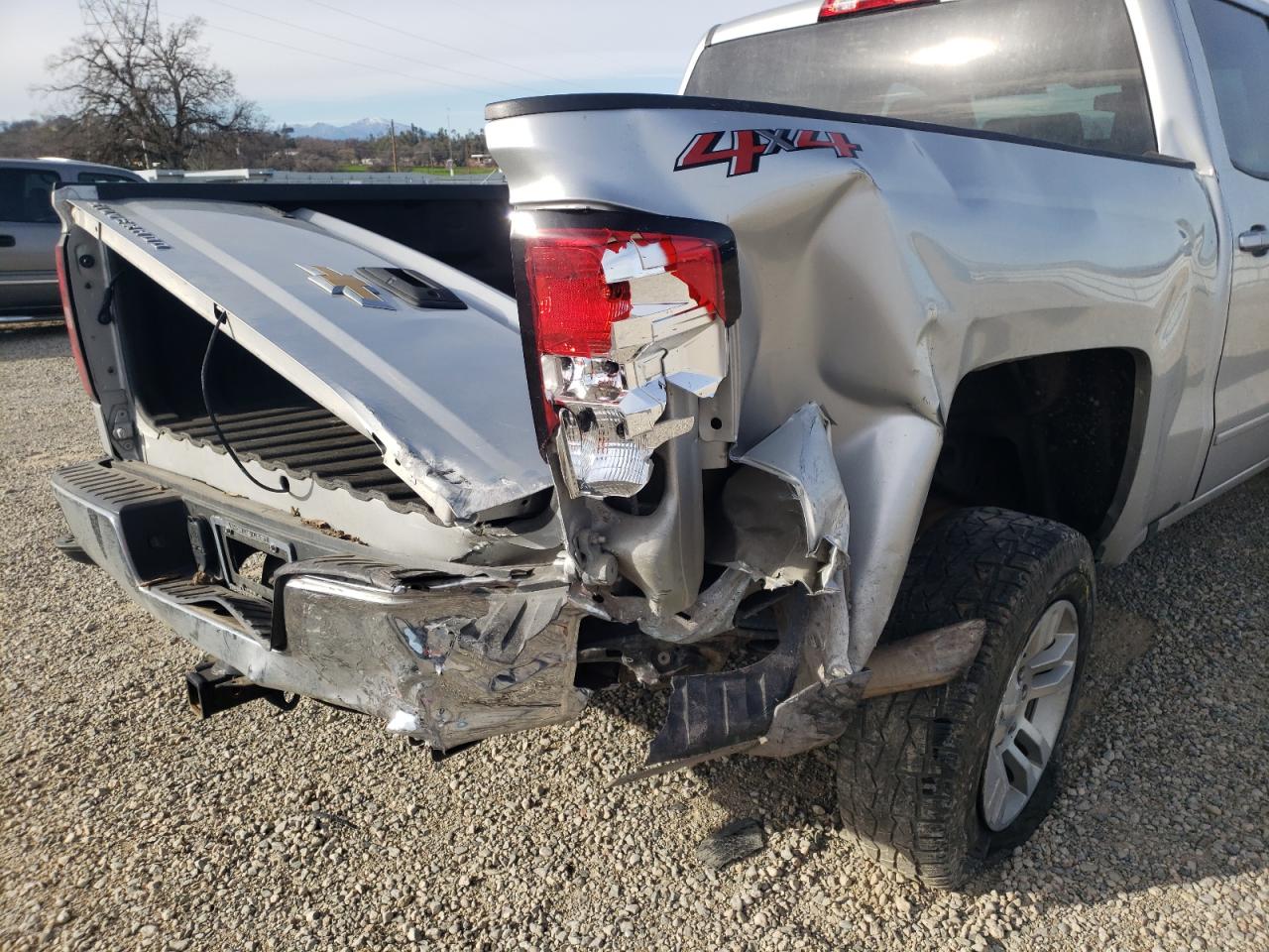 Photo 9 from auction – 2018 CHEVROLET SILVERADO with VIN 3GCUKREC4JG386535