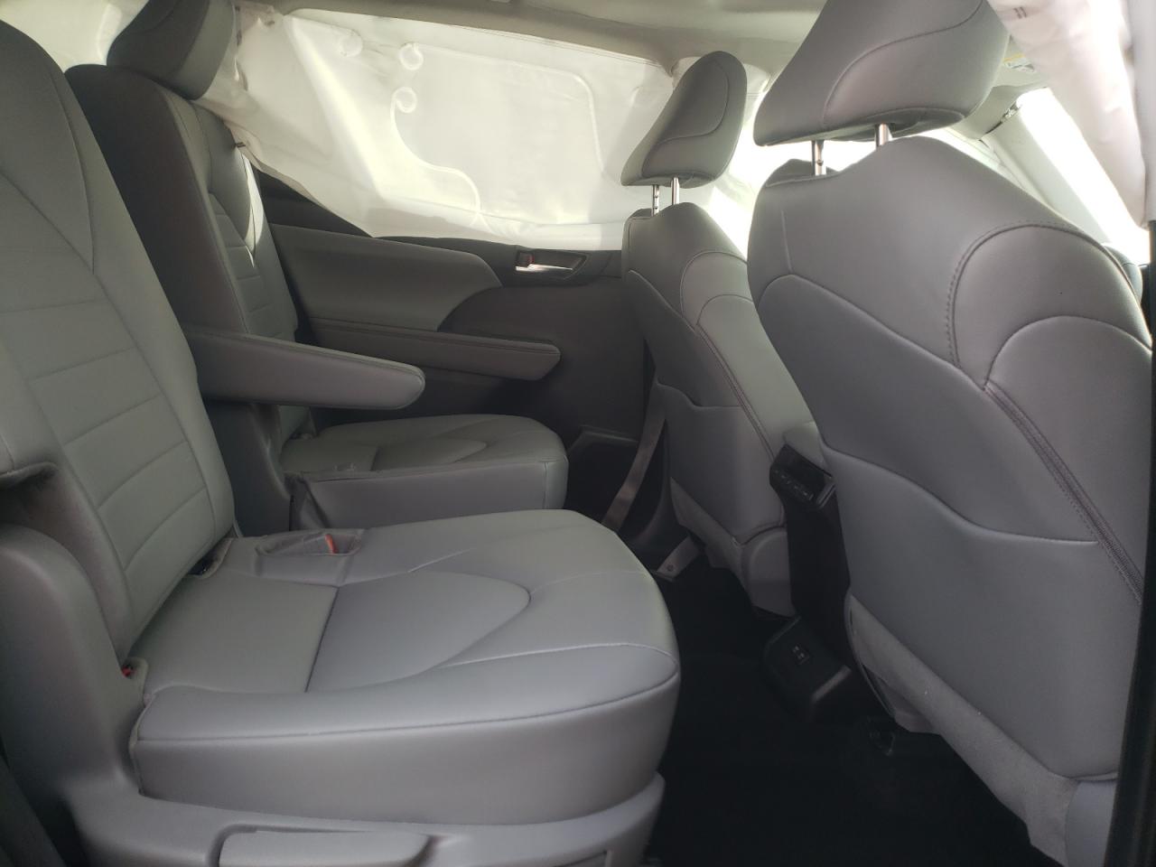 Photo 6 from auction – 2021 TOYOTA HIGHLANDER with VIN 5TDGZRBH7MS559396