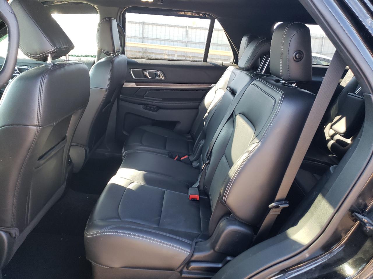 Photo 6 from auction – 2018 FORD EXPLORER L with VIN 1FM5K8FH7JGC23975