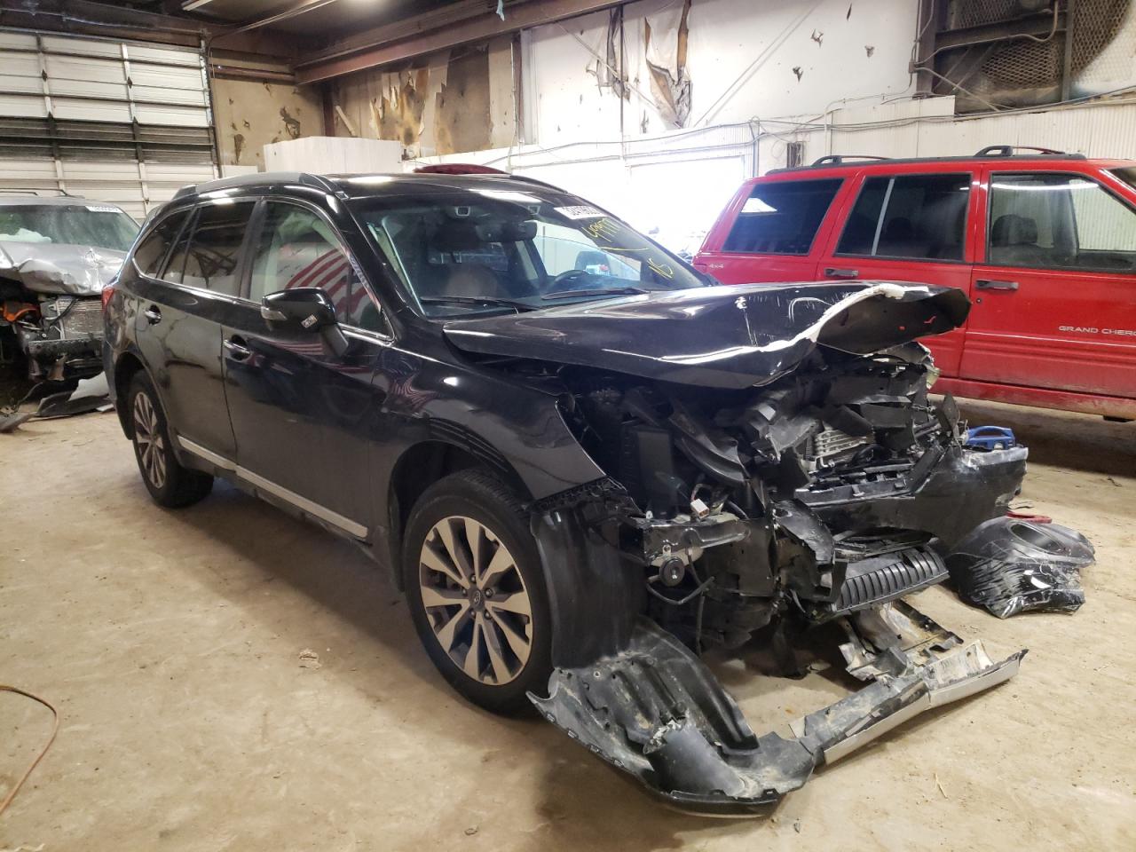 SUBARU OUTBACK TO 2017 with VIN 4S4BSETC3H3332218 - Photo from auction