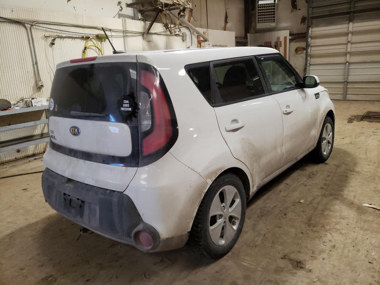 Photo 4 from auction – 2016 KIA SOUL with VIN KNDJN2A25G7371822