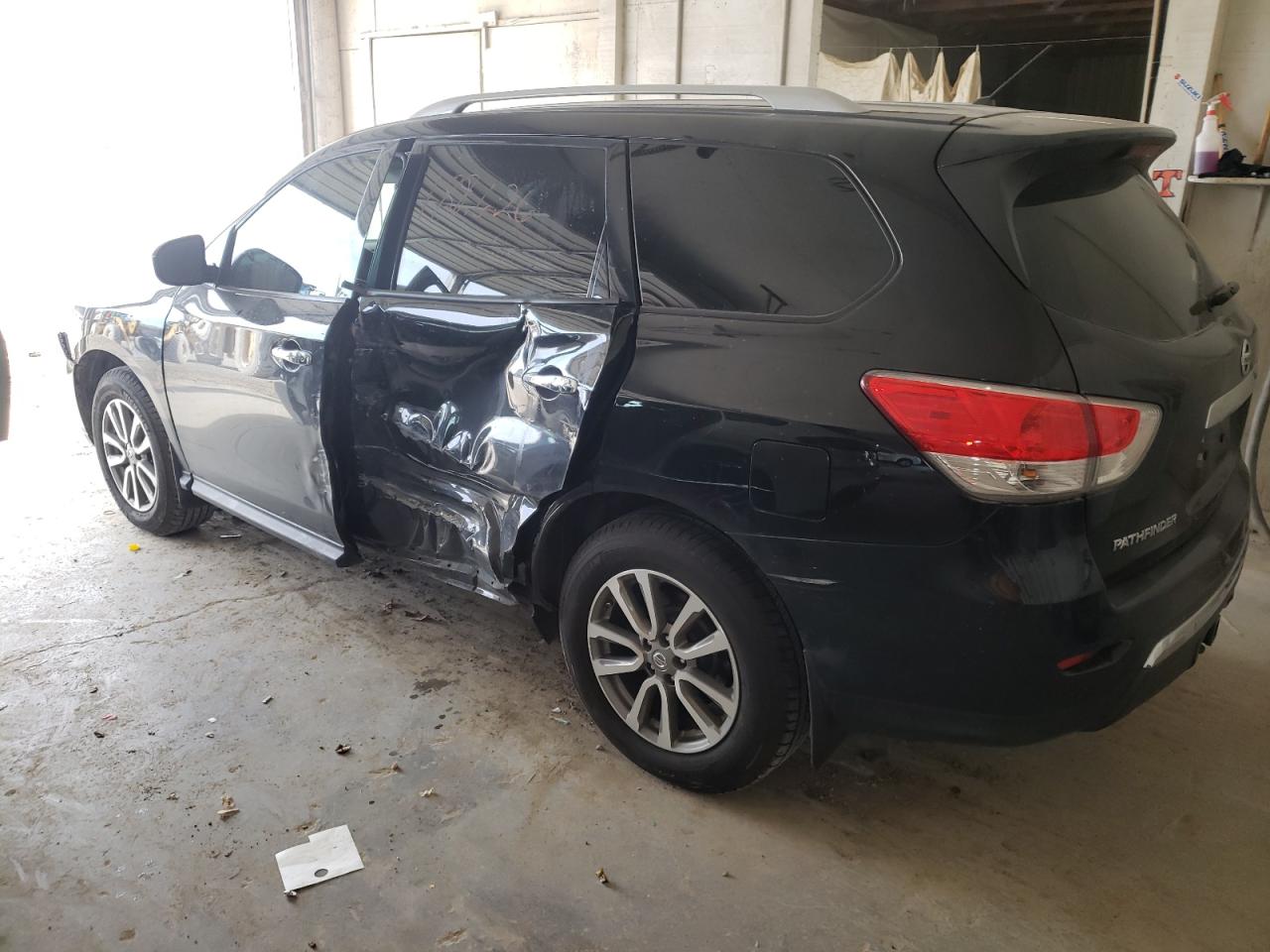 Photo 3 from auction – 2015 NISSAN PATHFINDER with VIN 5N1AR2MM9FC654338