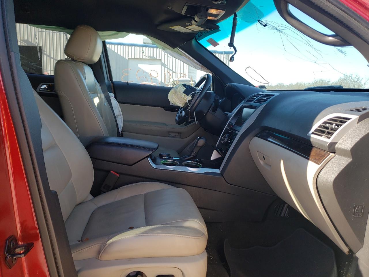 Photo 5 from auction – 2014 FORD EXPLORER L with VIN 1FM5K8F81EGB12067