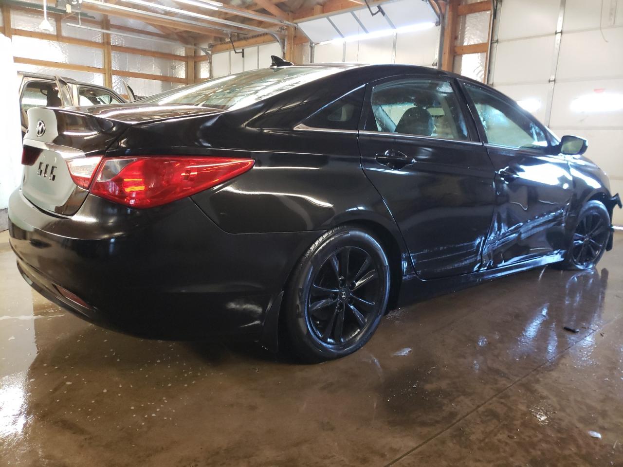 Photo 4 from auction – 2013 HYUNDAI SONATA GLS with VIN 5NPEB4AC2DH775912